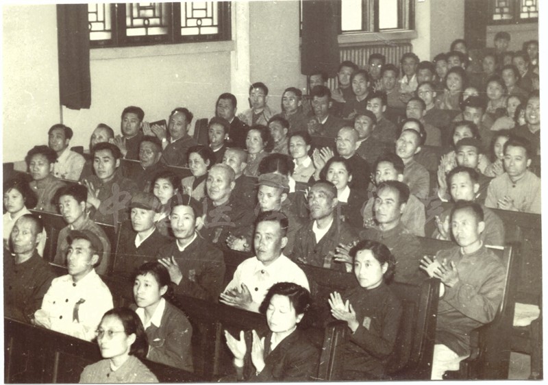 首屆工會(huì)大表大會(huì)代表_副本.jpg