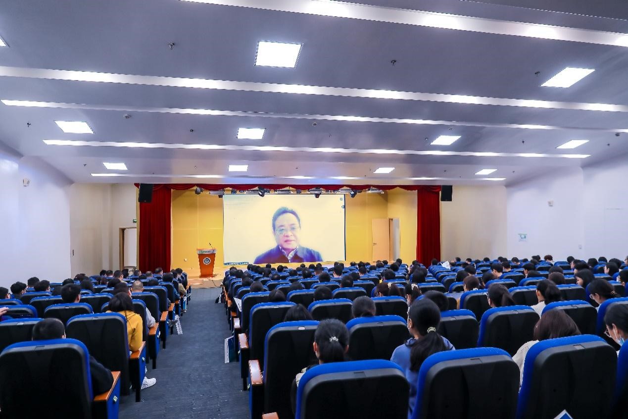王健偉.jpg