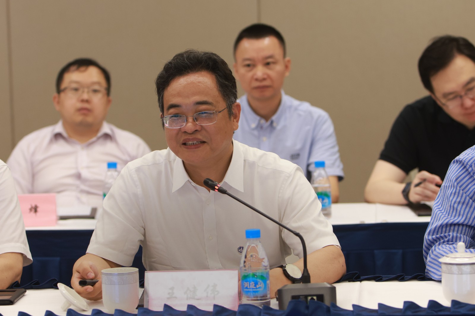 王健偉.jpg