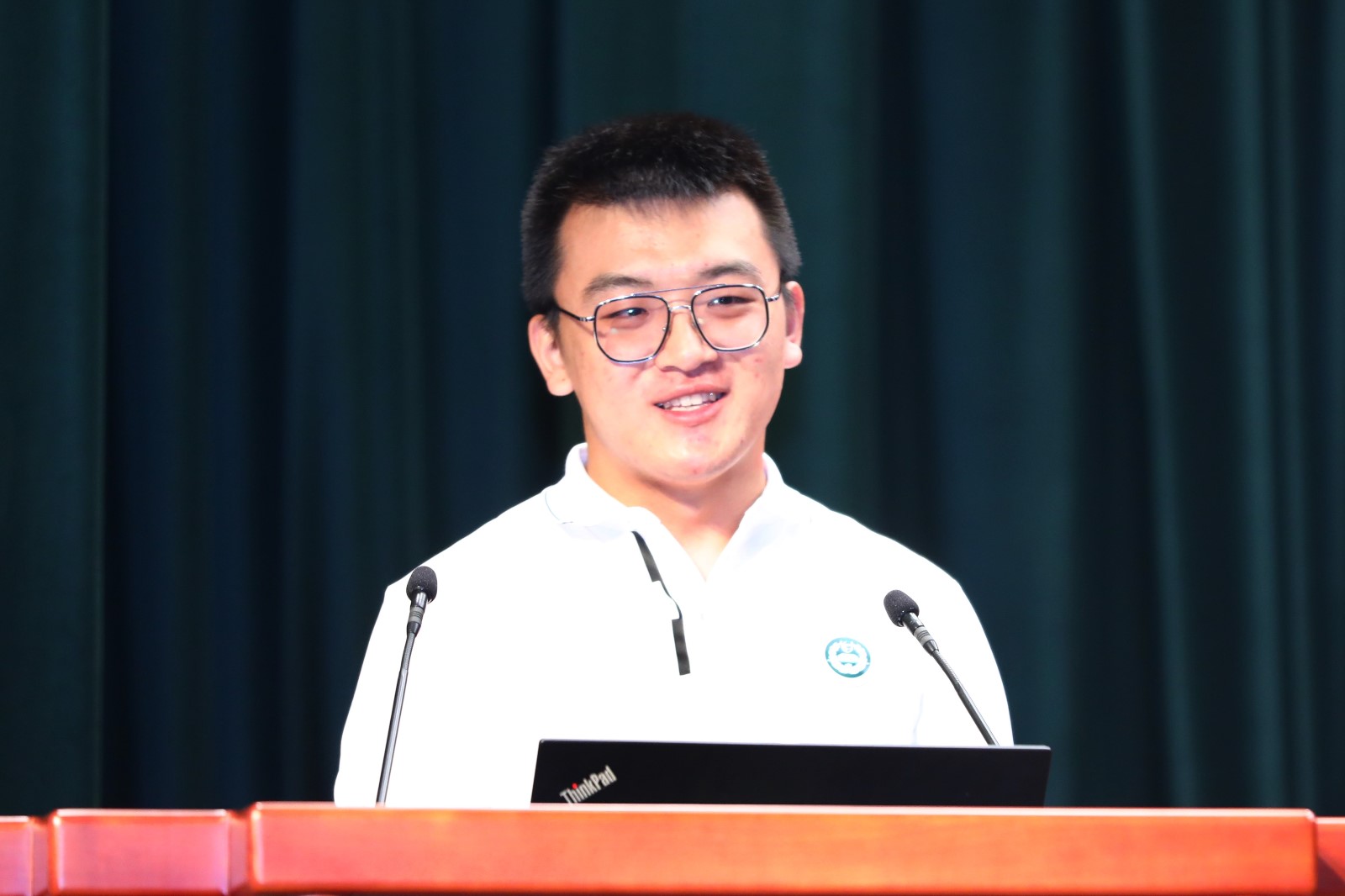 新職工代表何嘯發言.JPG