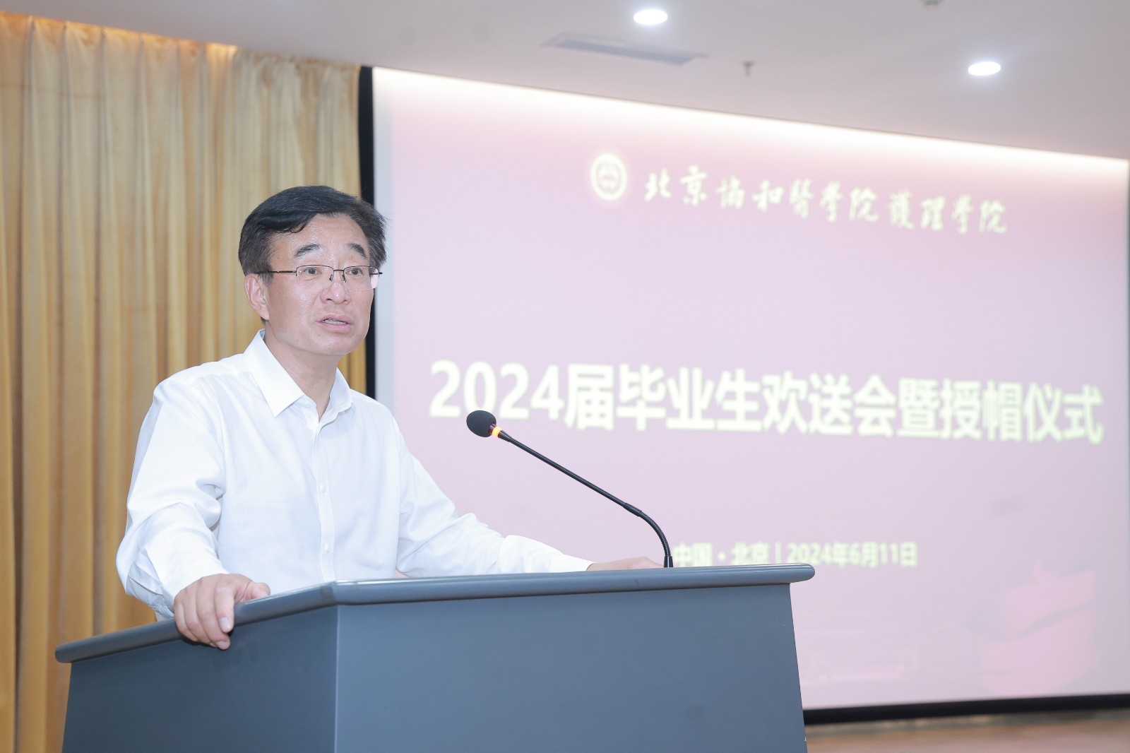 王校長講話.jpg