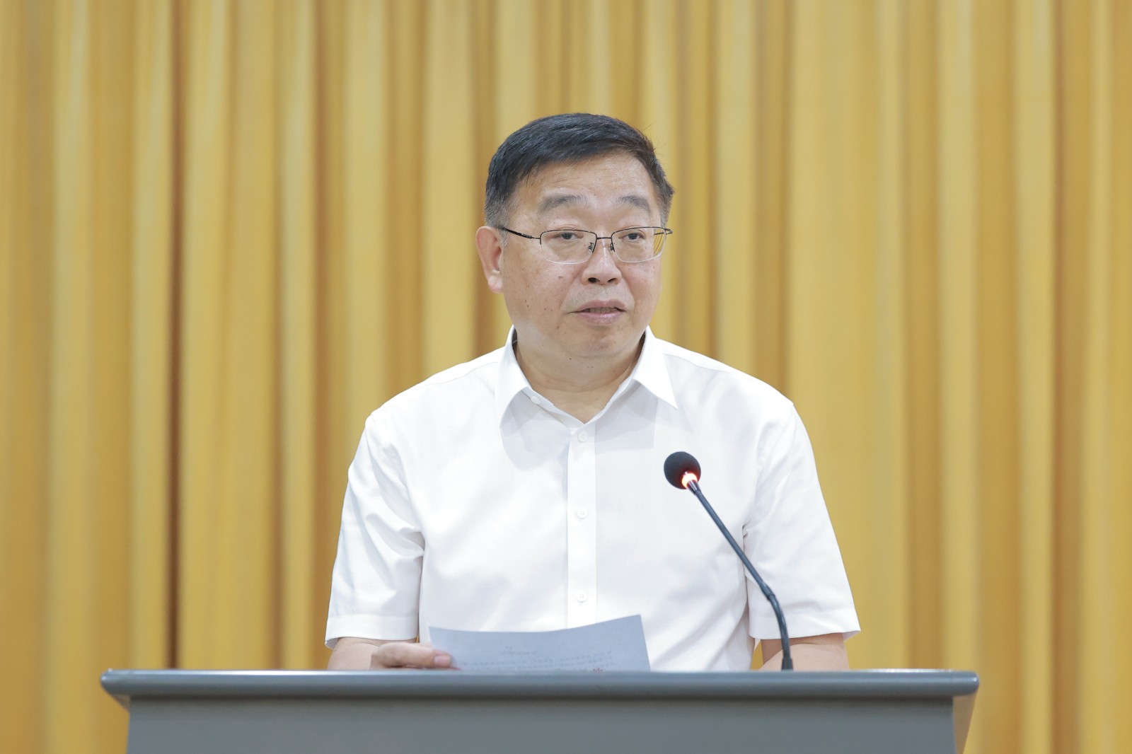 青院長講話.jpg