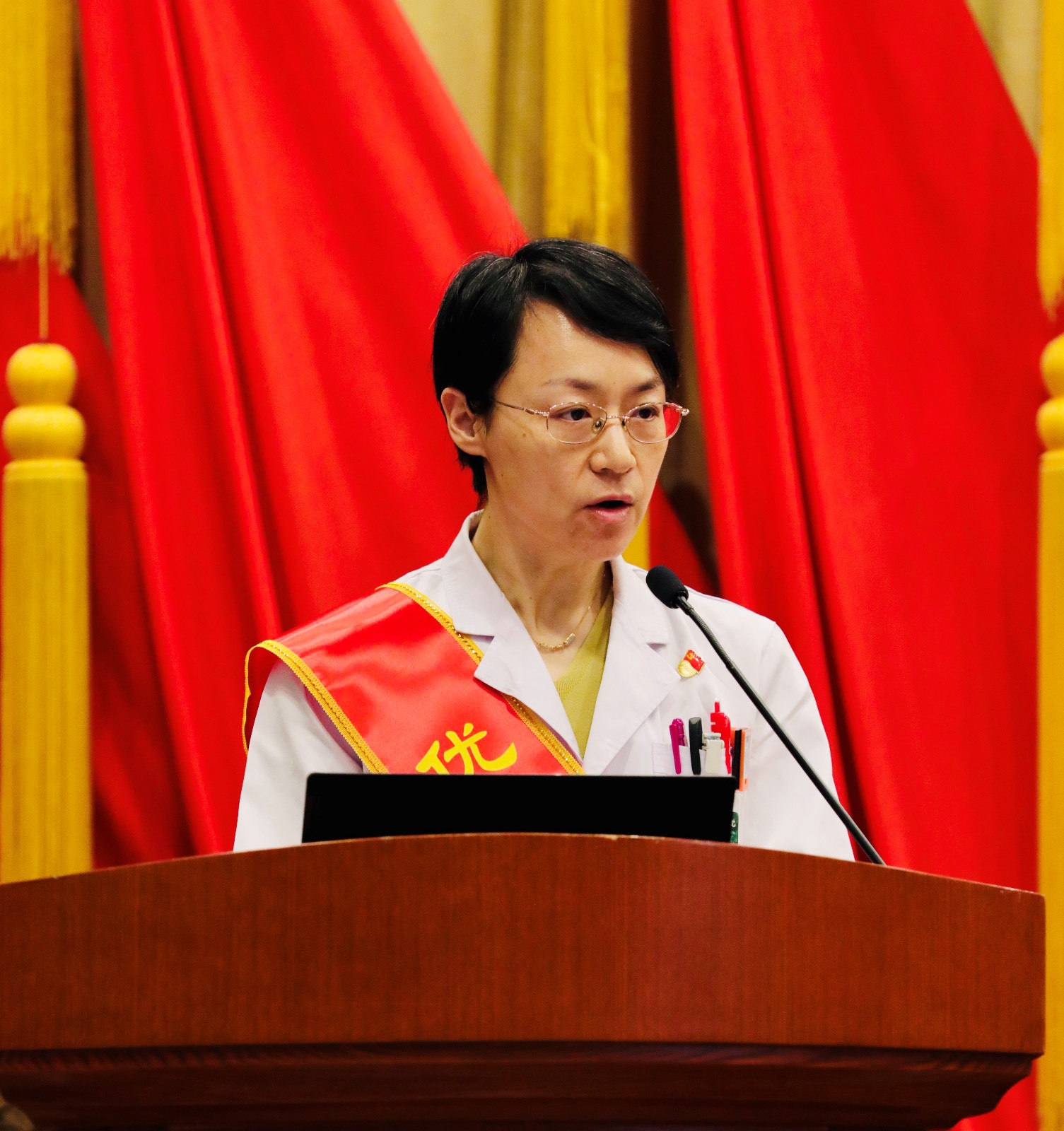薛華丹.jpg