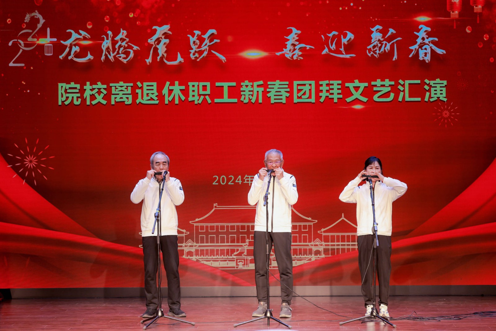 5.歌唱祖國.jpg