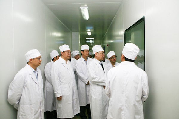 國家衛生計生委劉謙副主任赴醫學生物學研究所調研2